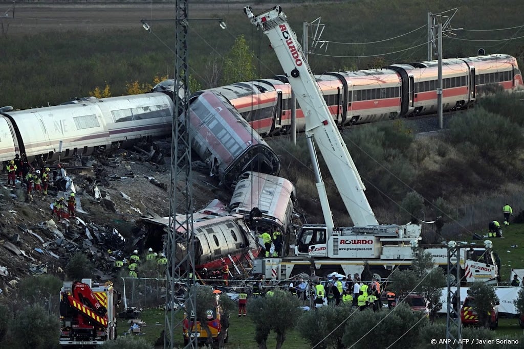 El País: nog 53 gewonden in ziekenhuizen Spanje na treinongeluk