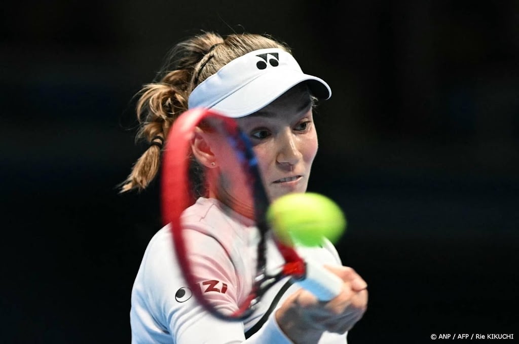 Rybakina wint in Tokio en blijft dit jaar tennisranglijst leiden