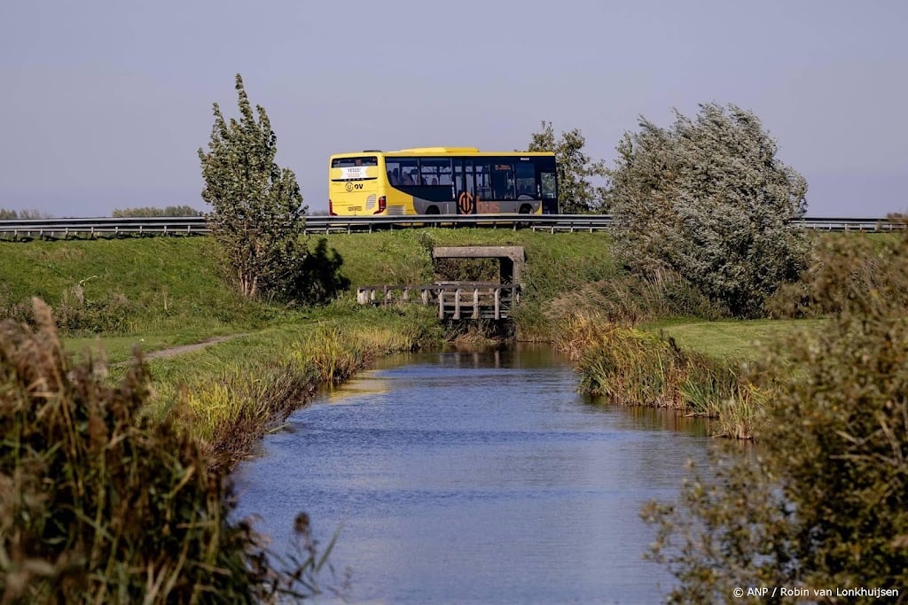 Vakbonden en werkgevers blijven in gesprek over cao streekvervoer