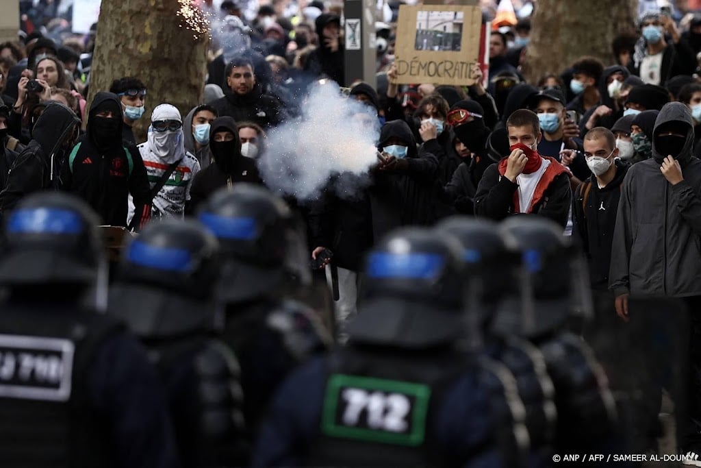 Minister: zaterdag opnieuw 70.000 agenten bij Franse protesten