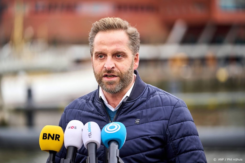 De Jonge meldt 14e besmetting met Omikron-variant in Nederland
