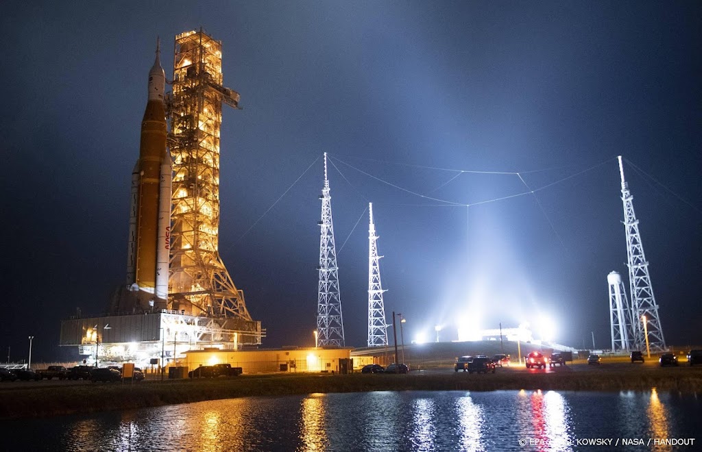 Orion bereikt verste afstand van aarde door vaartuig voor mensen