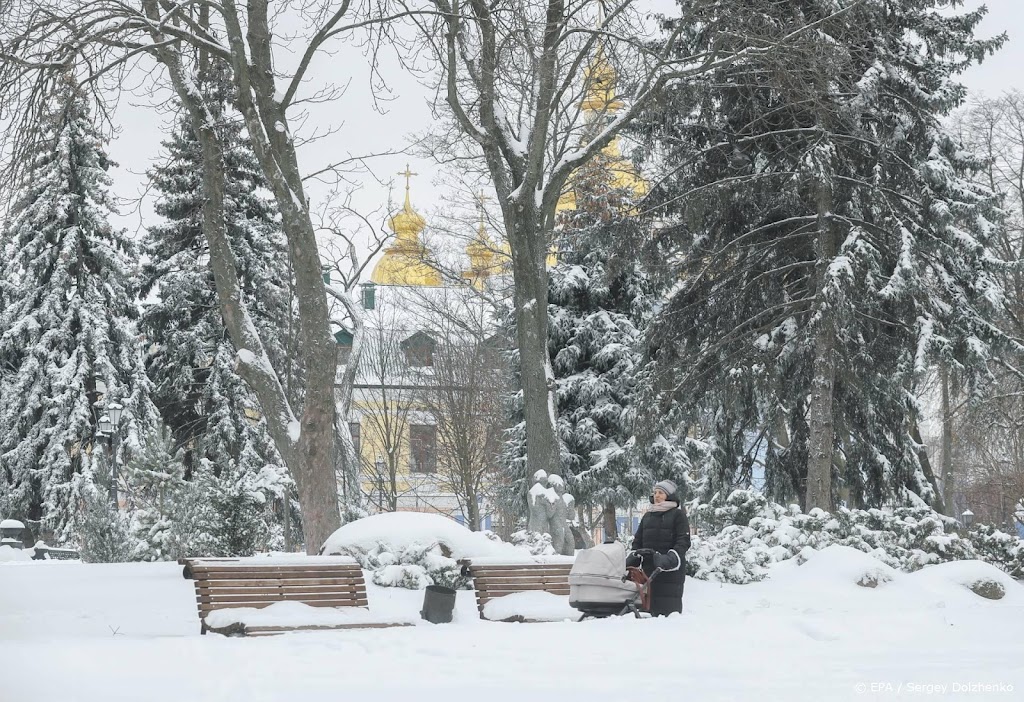 Kiev zet kerstbomen zonder verlichting op om stroom te besparen