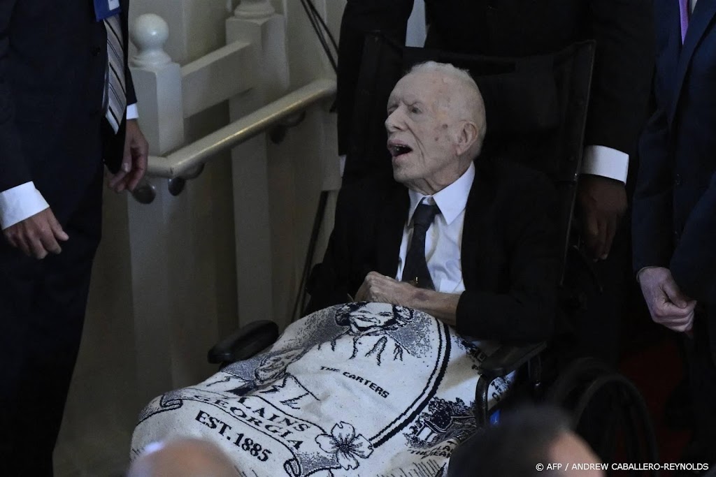 99-jarige Jimmy Carter bij herdenkingsdienst echtgenote Rosalynn