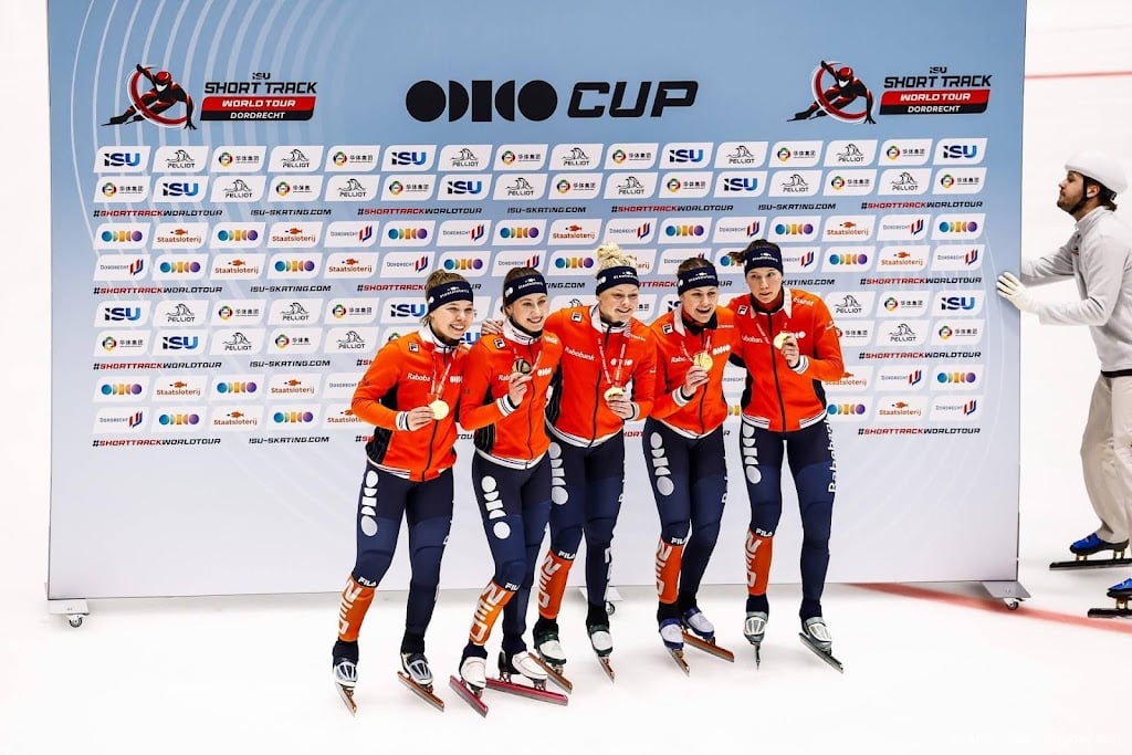 Shorttracksters winnen na Gdansk ook in Dordrecht op aflossing