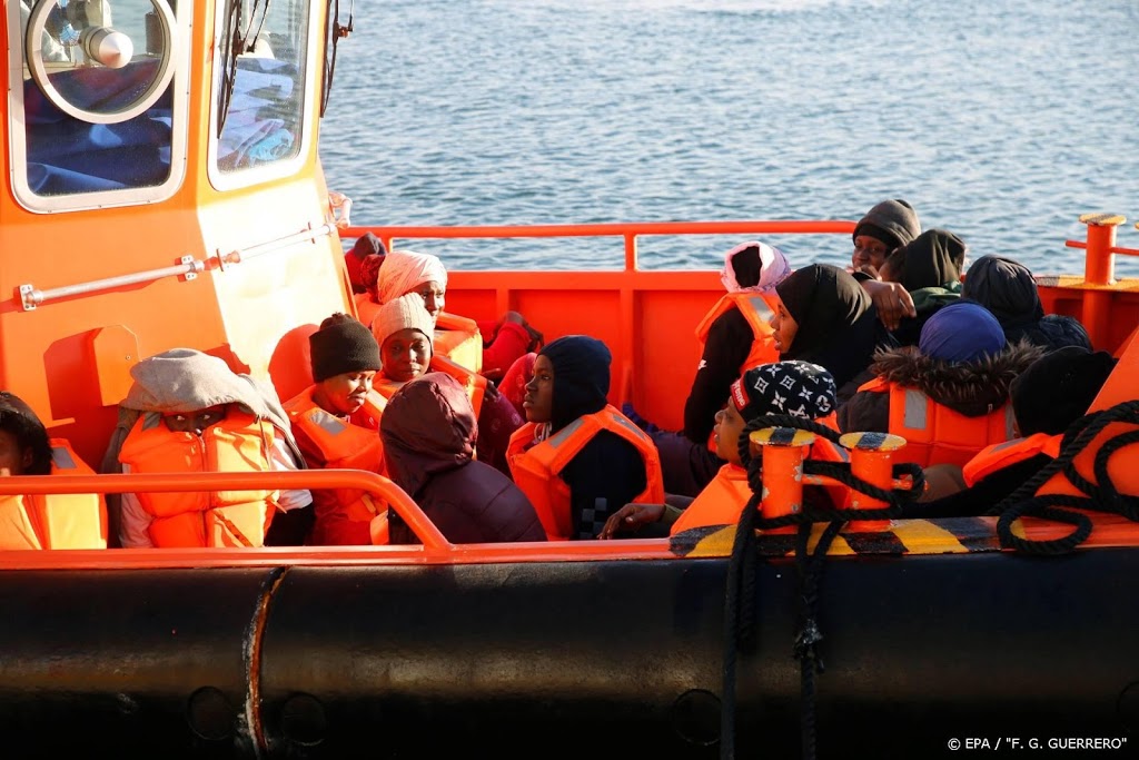 Franse kustwacht redt 31 migranten uit Kanaal