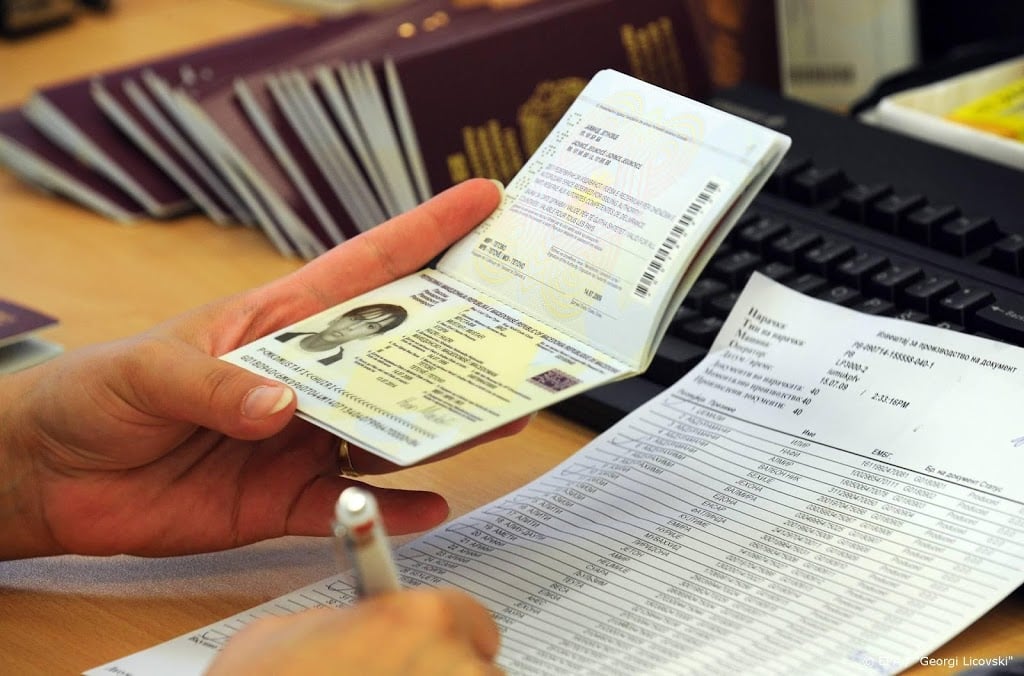 Partijen eisen uitleg over paspoortlijst Malta