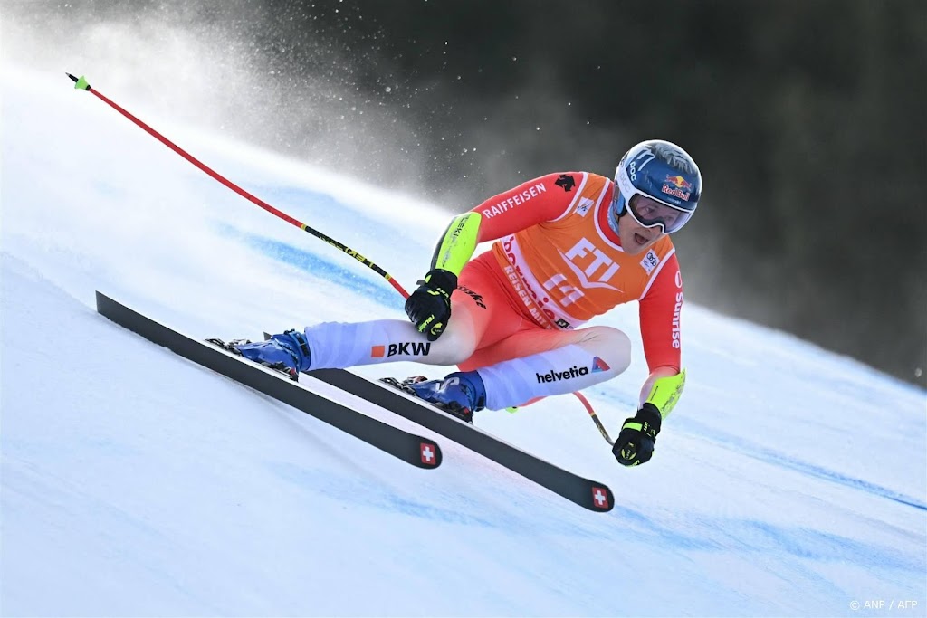 Skiër Odermatt wint Super G in Italiaanse Bormio