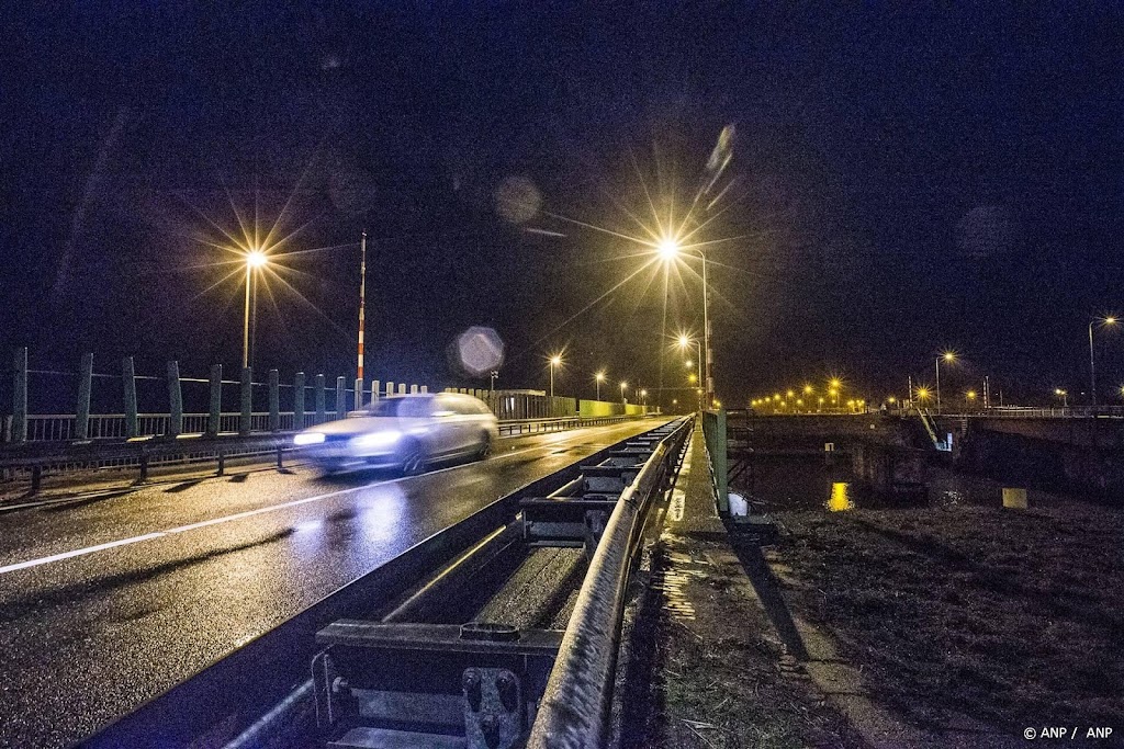 Vijf gewonden bij verkeersongeval op Afsluitdijk 