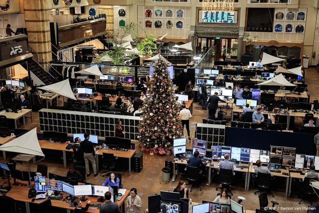 AEX-index begint licht hoger aan laatste week 2025