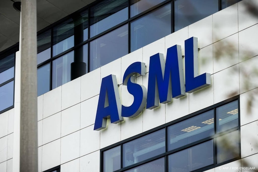 Chipmachinemaker ASML populair bij Nederlandse beleggers in 2025