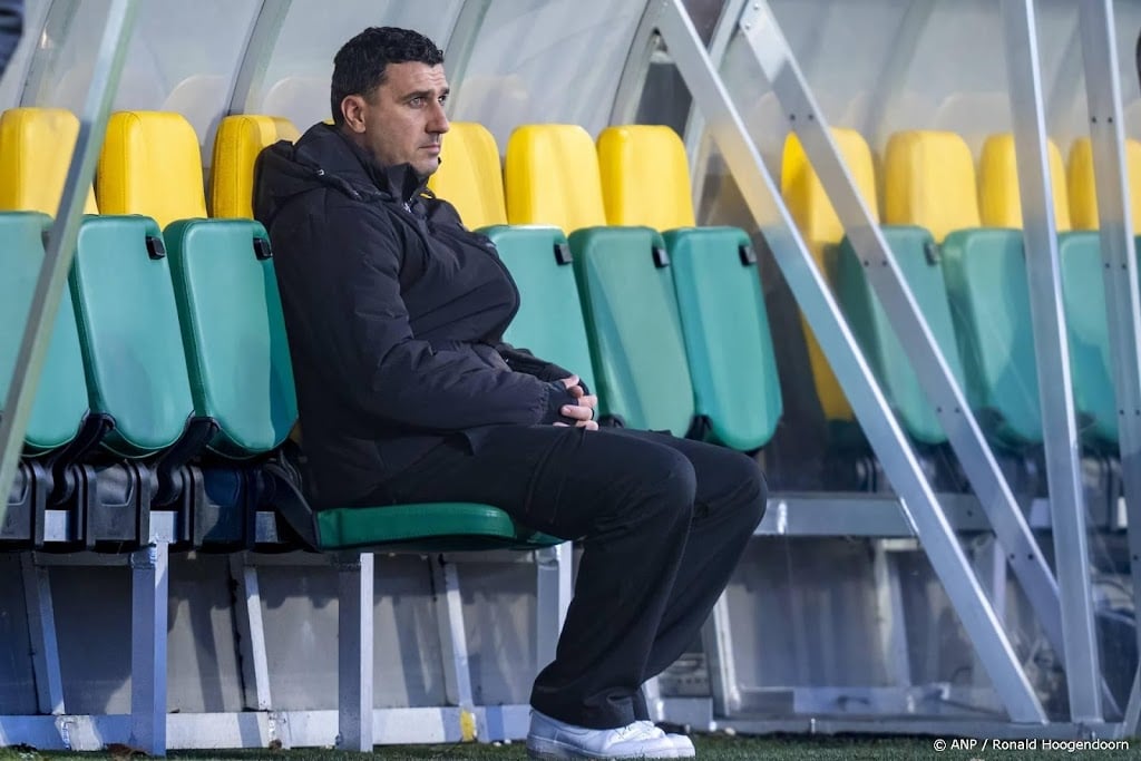 AZ wijzigt technische staf rond hoofdtrainer Martens