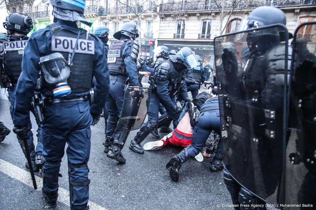 Duizenden Fransen protesteren tegen controversiële veiligheidswet
