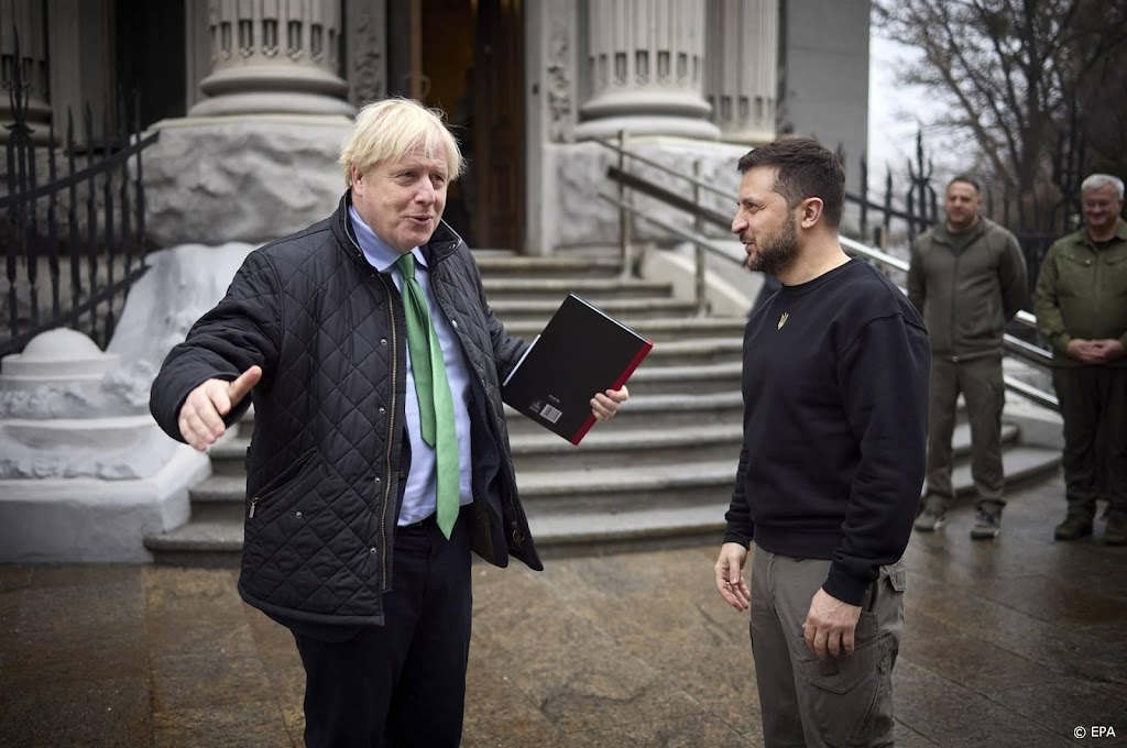 Kremlin ontkent dat Poetin Johnson heeft bedreigd met raket