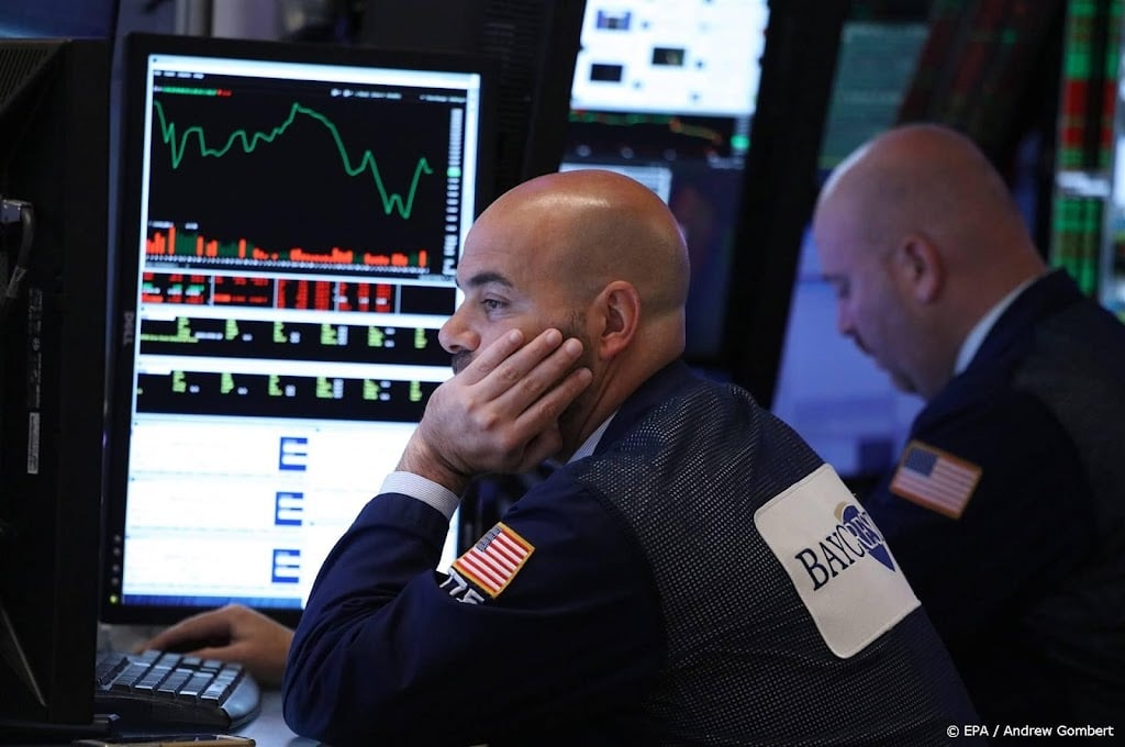 Wall Street begint handelsweek in mineur, Tesla flink omlaag