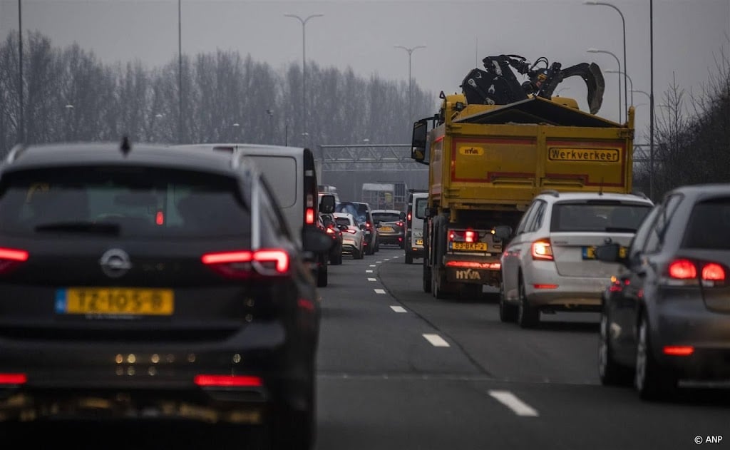 Ook dinsdag nog vertraging door asfaltschade A28 bij Amersfoort