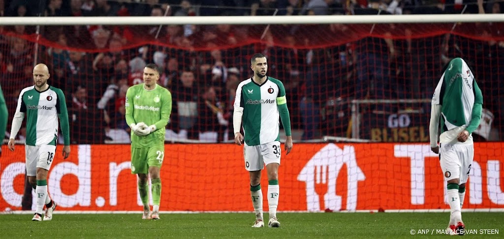 Feyenoord lijdt pijnlijke nederlaag in Lille