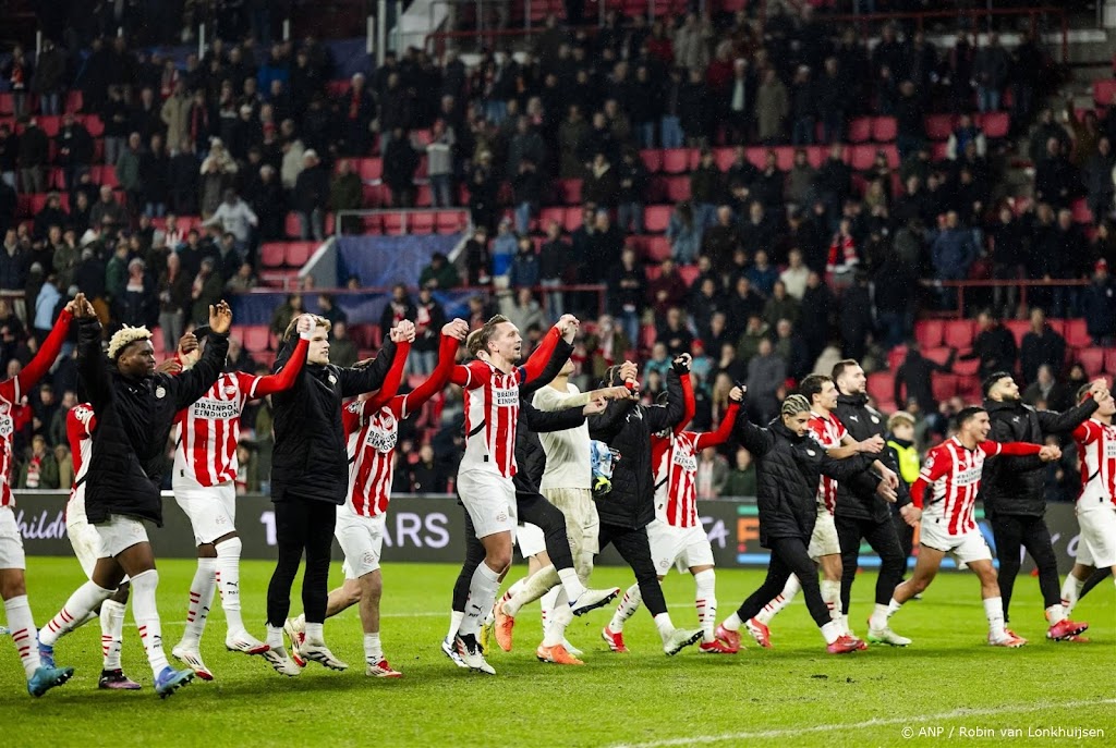 PSV klopt Liverpool en staat in tussenronde Champions League