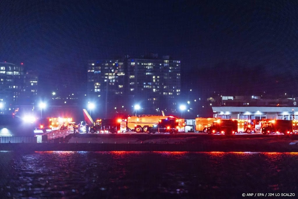 Meer dan dertig doden geborgen uit Potomac na vliegtuigcrash