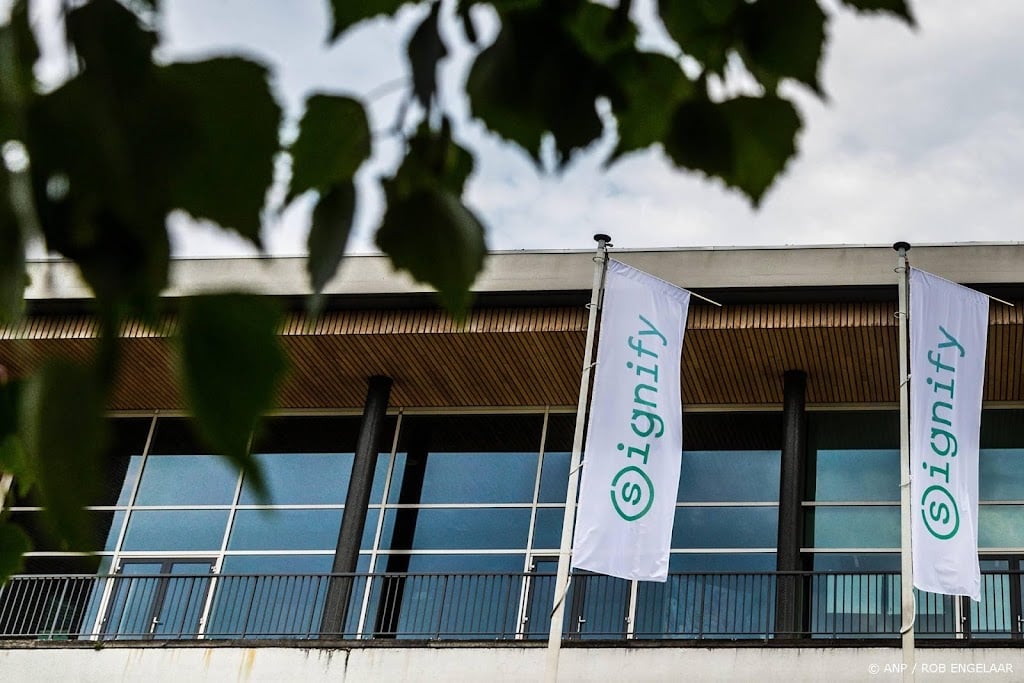 Lampenbedrijf Signify zakt op Damrak na cijfers en banenreductie