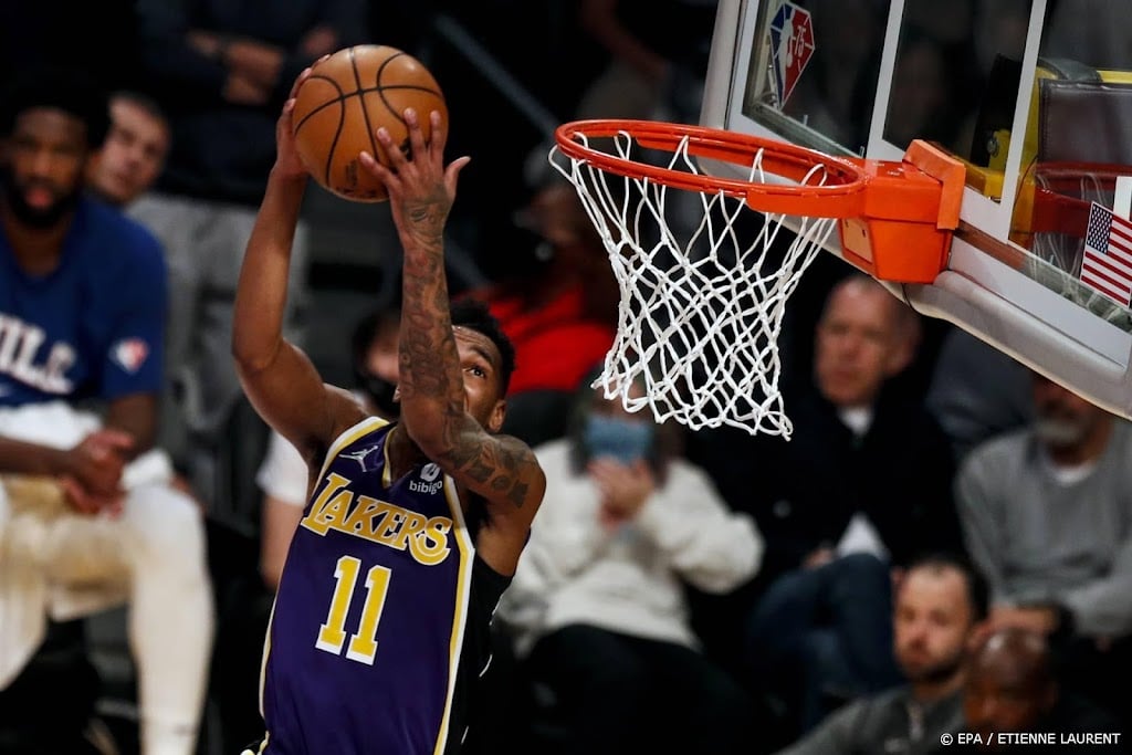 Lakers verliezen in NBA ook van Mavericks en zakken verder weg