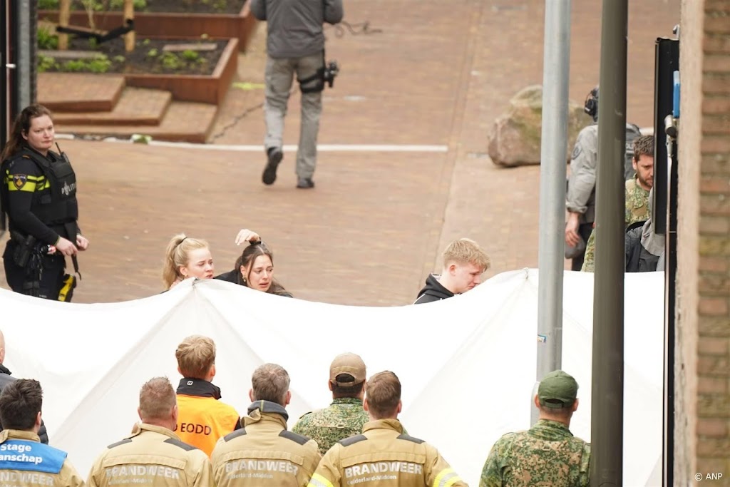 Aparte opvang voor gegijzelde werknemers café Ede
