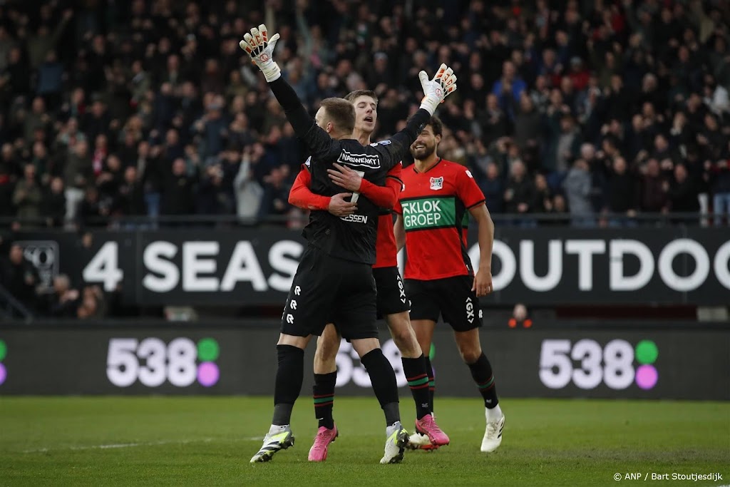 NEC bezorgt koploper PSV eerste nederlaag in Eredivisie 