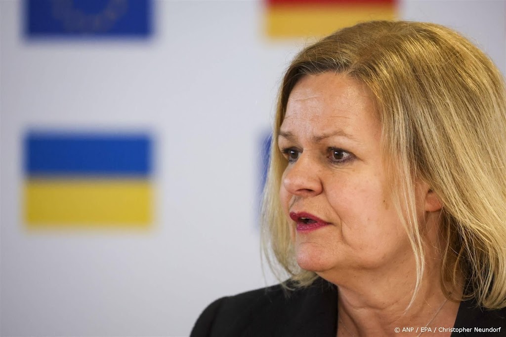 Ex-chef Duitse inlichtingendienst: minister bespioneert oppositie