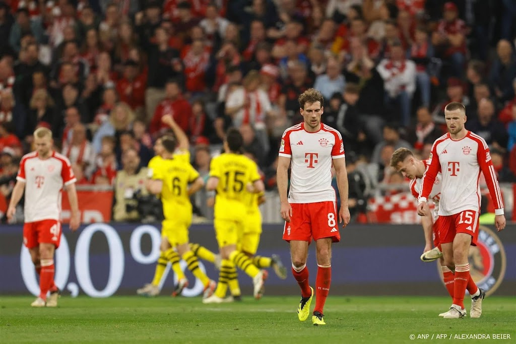 Bayern verder achterop in titelrace na nederlaag tegen Dortmund 