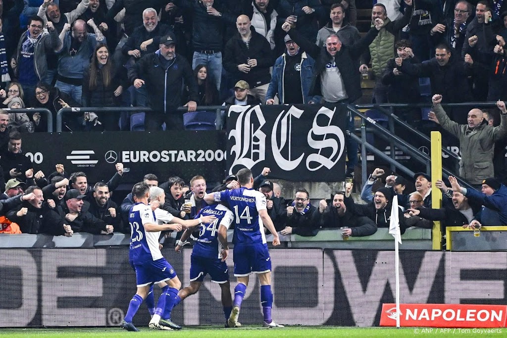 Anderlecht verslaat landskampioen Antwerp na rode kaart Wijndal