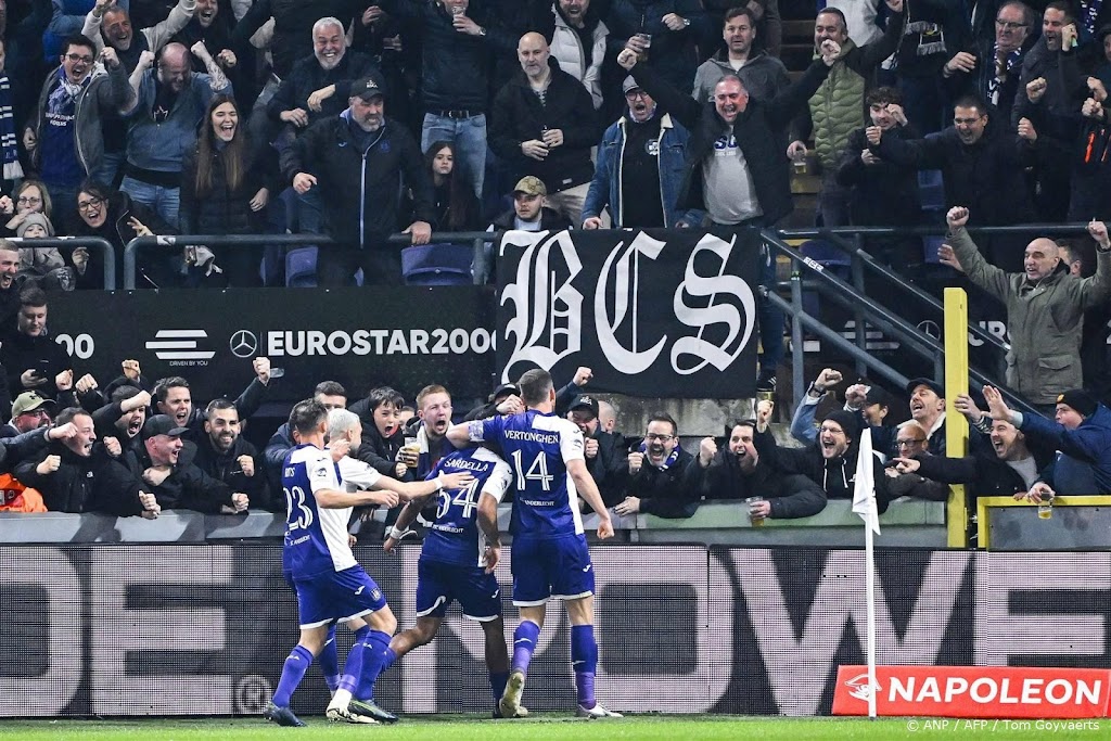 Anderlecht verslaat landskampioen Antwerp na rode kaart Wijndal