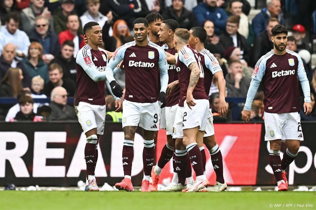 Huurling Rashford helpt Aston Villa naar laatste vier FA Cup
