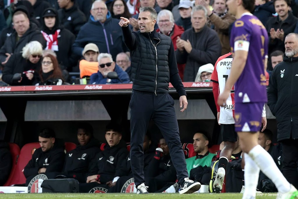 Van Persie hoopt nog op tweede plaats met Feyenoord