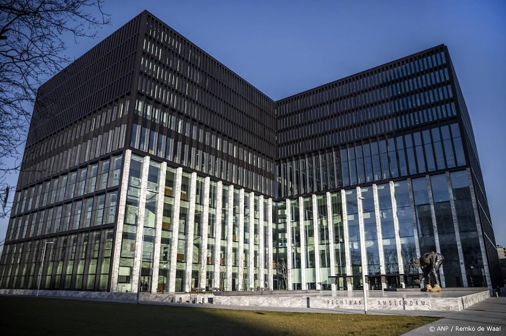 Kamil E. wil via rechter af van risicostatus om familiecontact