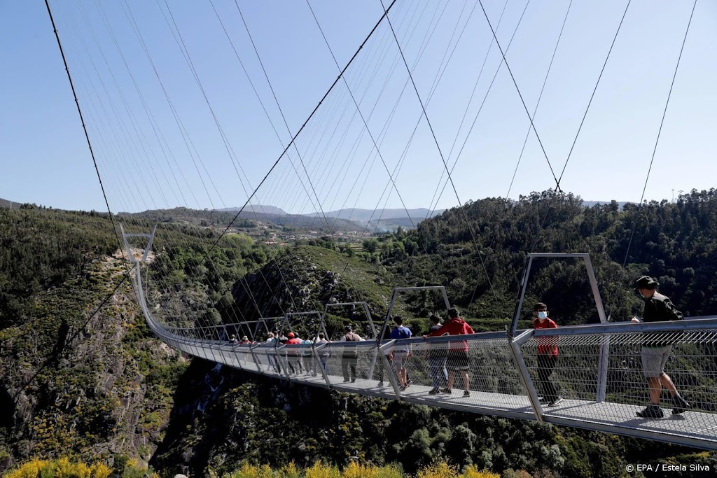 Langste voetgangershangbrug ter wereld geopend in Portugal