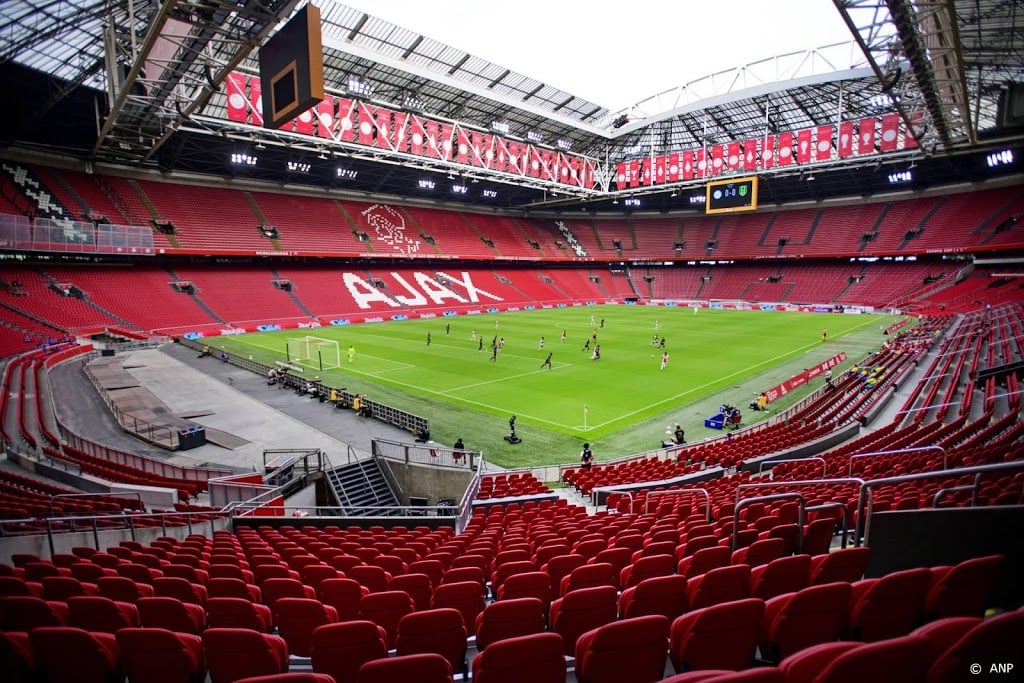 Ajax wil nationaal seizoen perfect maken in lege ArenA