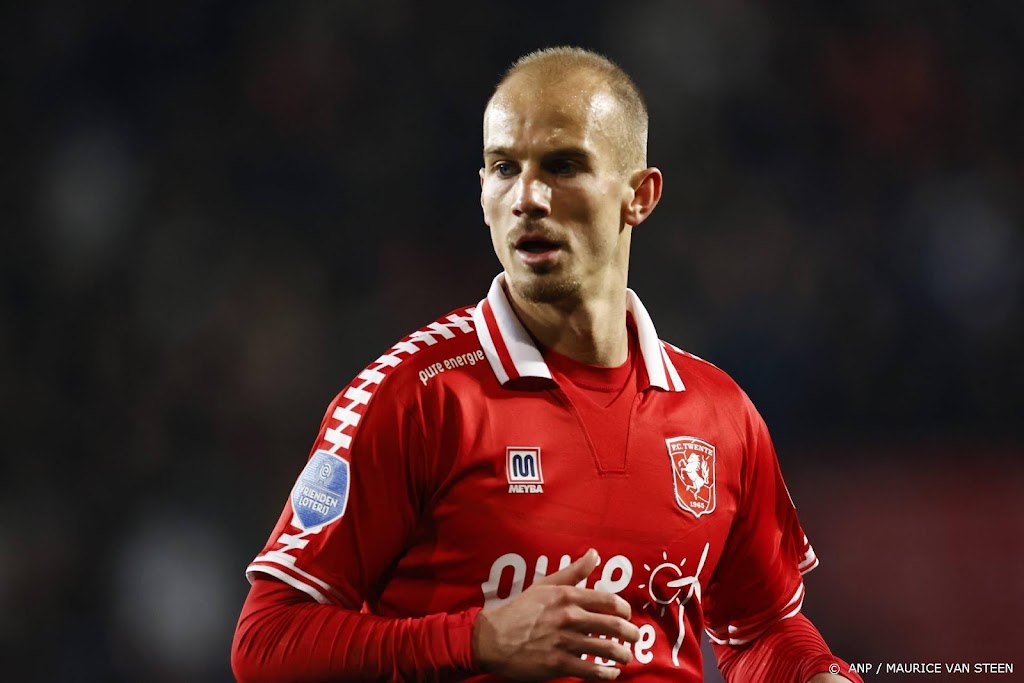 Almeloër aangehouden voor slaan speler FC Twente 