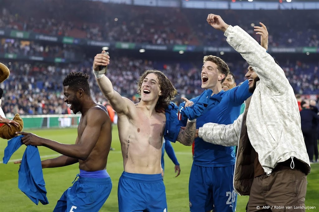 PSV klopt Ajax na strafschoppen en wint beker opnieuw