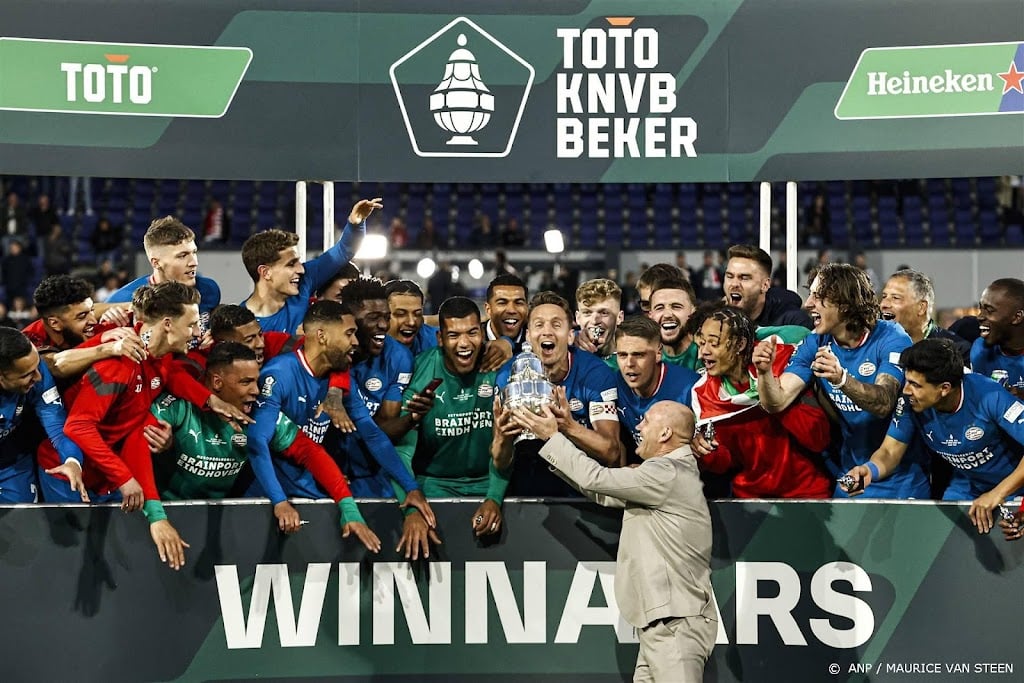 PSV nadert Feyenoord met elfde bekerzege