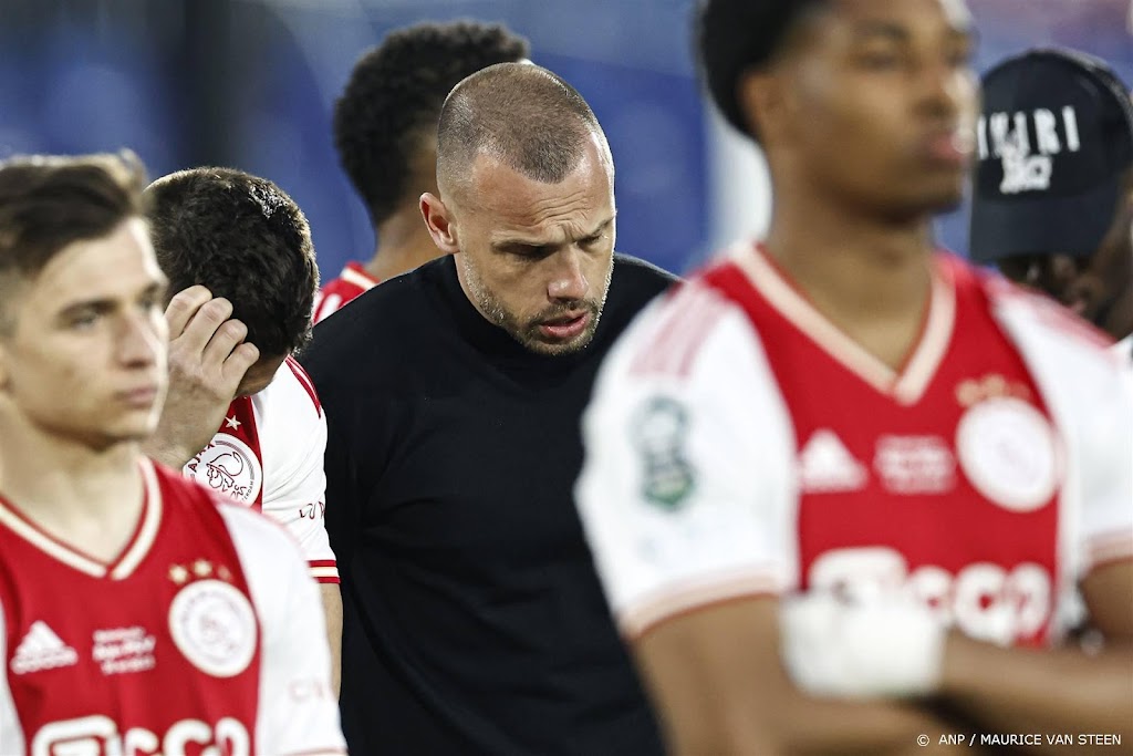 Ajax-coach Heitinga houdt 'klotegevoel' over aan verloren finale