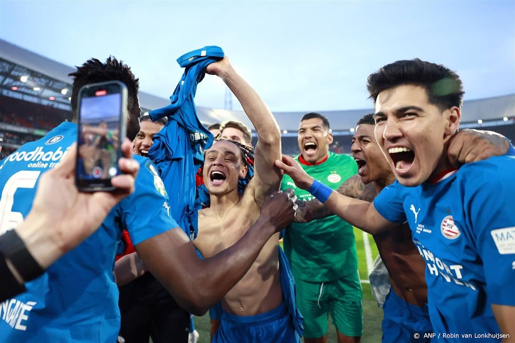 PSV trainde richting finale wel op strafschoppen, Ajax niet