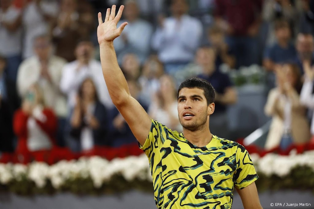 Tennisser Alcaraz stuit op Zverev in achtste finales Madrid