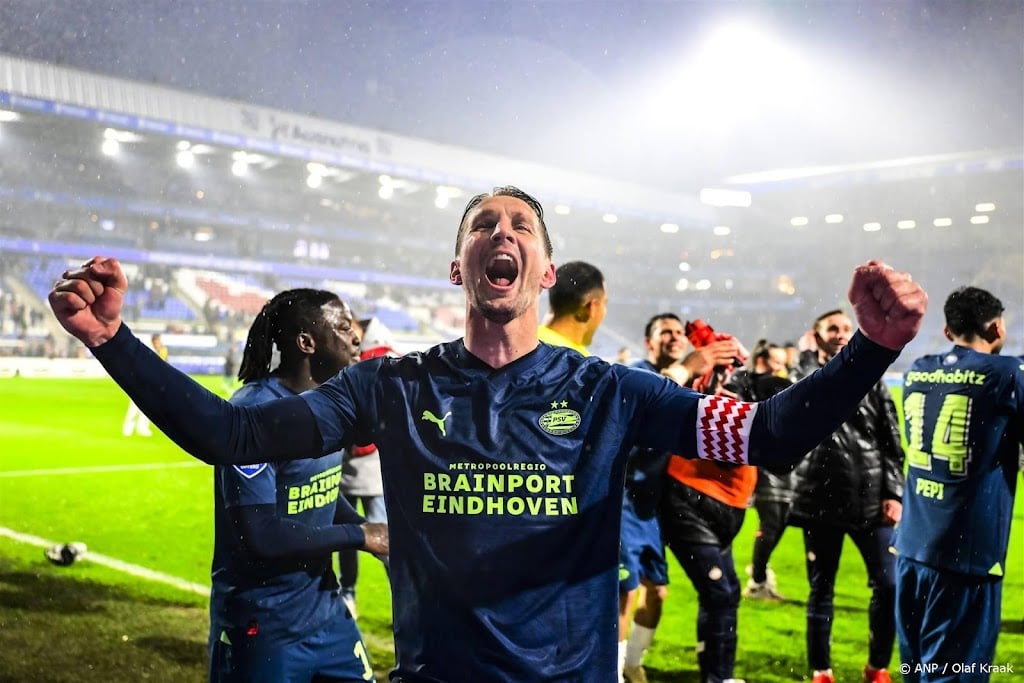 Duizenden fans bij open training aanstaand kampioen PSV