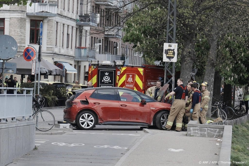 Automobilist verliest controle in Kopenhagen, meerdere gewonden