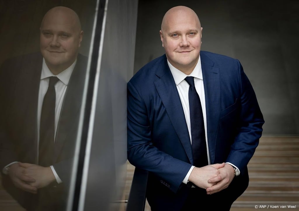 Aartsen wil proef met startbanen voor statushouders uitbreiden