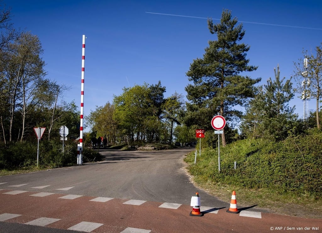 Wegen Nunspeet weer open ondanks grote natuurbrand 't Harde