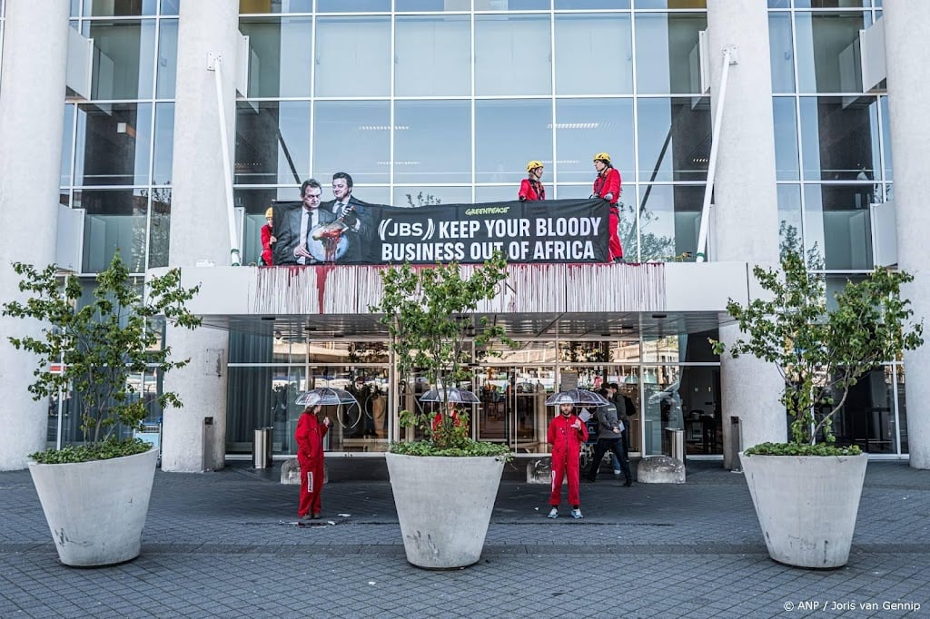 Greenpeace beëindigt protest rond aandeelhoudersvergadering JBS