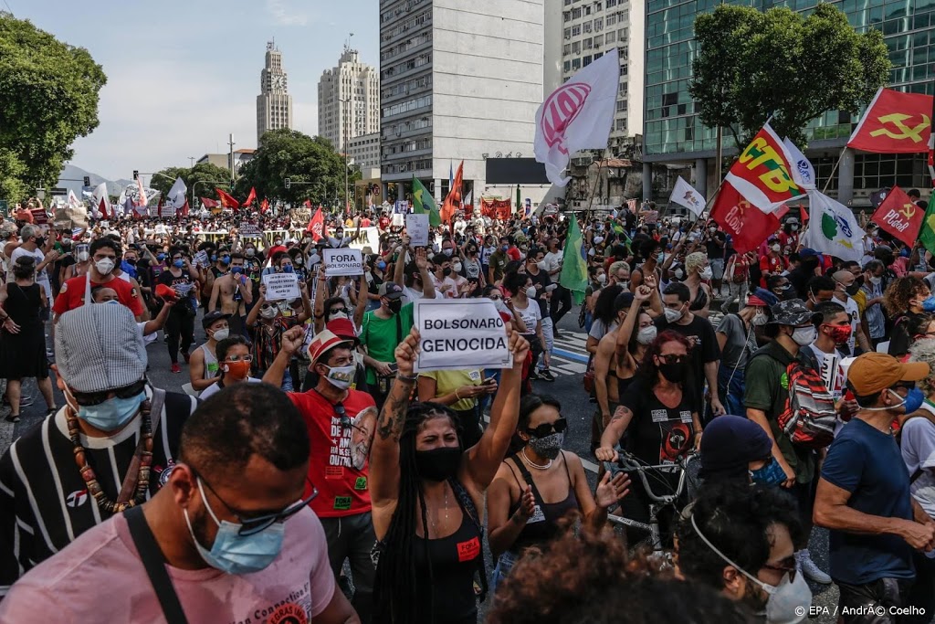 Tienduizenden demonstreren tegen president Bolsonaro