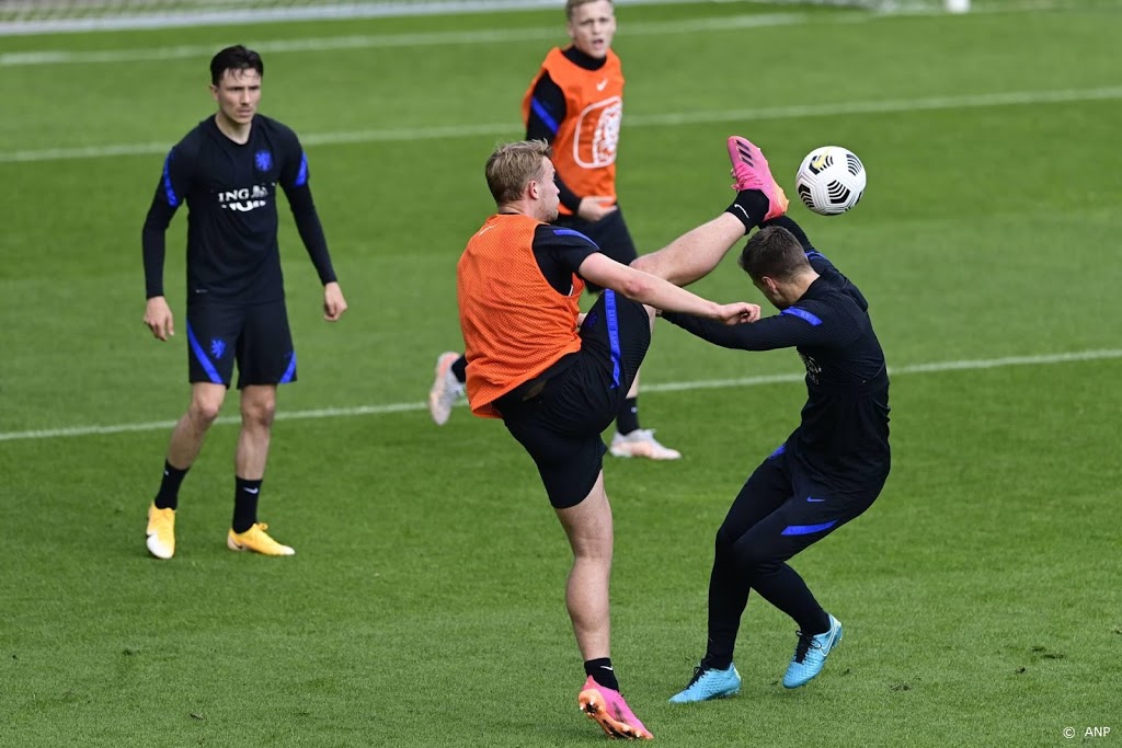 Verdediger De Ligt stapt uit training van Oranje
