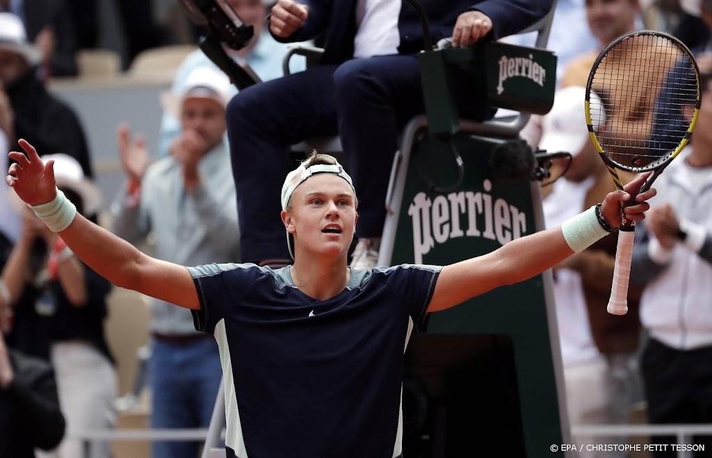 Deen Rune (19) verrast finalist 2021 Tsitsipas op Roland Garros